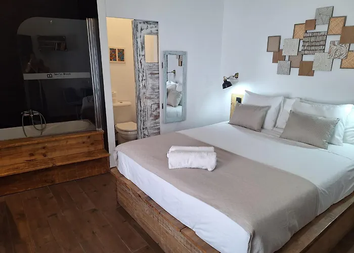 Lovin Book Gæstehus 3*